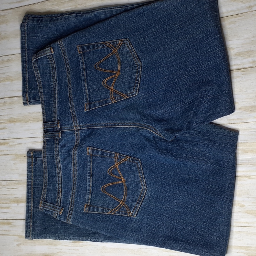 New York Co. Blue Jeans Women's Size 6 Cuffed Jean Capris